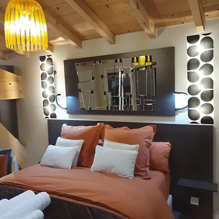 Cocooning 4 Etoiles Avec Et Piscine Nyaraló